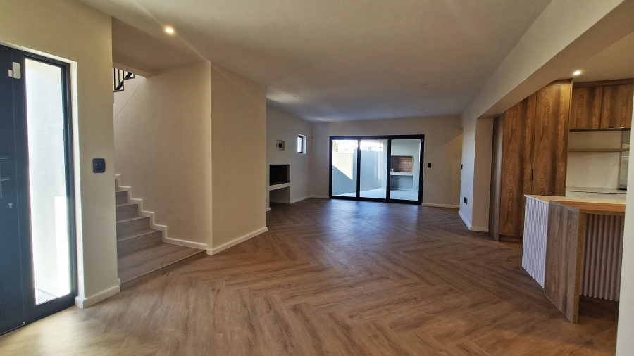 3 Bedroom Property for Sale in Country Club Western Cape